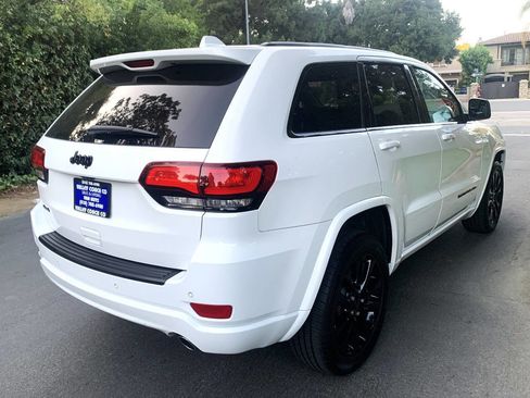 Used 2021 Jeep Grand Cherokee Laredo X image 7