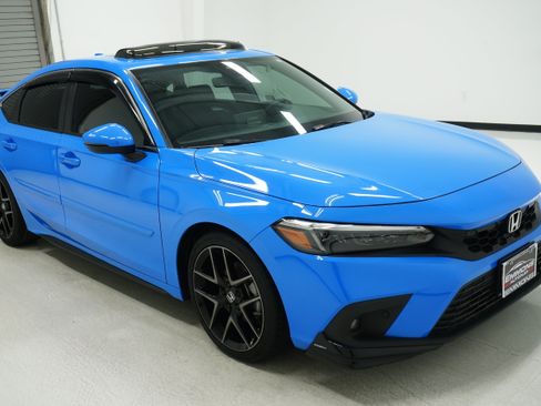 Used 2024 Honda Civic Sport Touring image 3