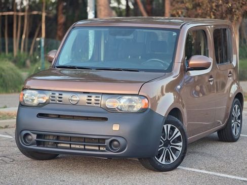 Used 2011 Nissan Cube 1.8 S w/ Interior Designer Pkg image 2