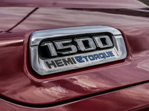 Used 2024 RAM 1500 Laramie image 10