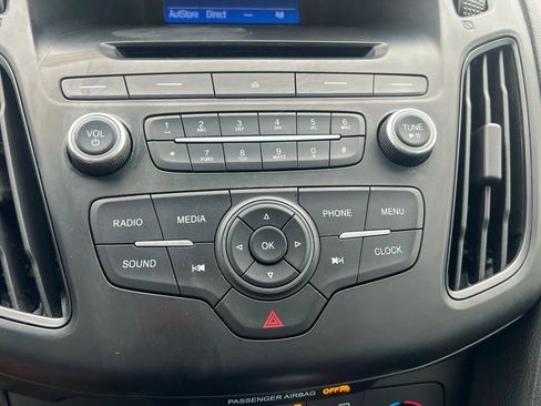 Used 2016 Ford Focus SE image 16