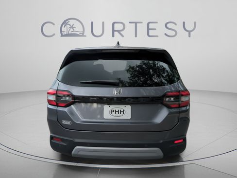 Certified 2025 Honda Pilot EX-L image 6