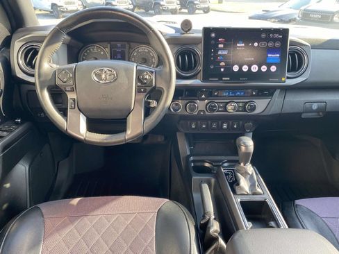 Used 2017 Toyota Tacoma TRD Sport AWD/4WD image 20