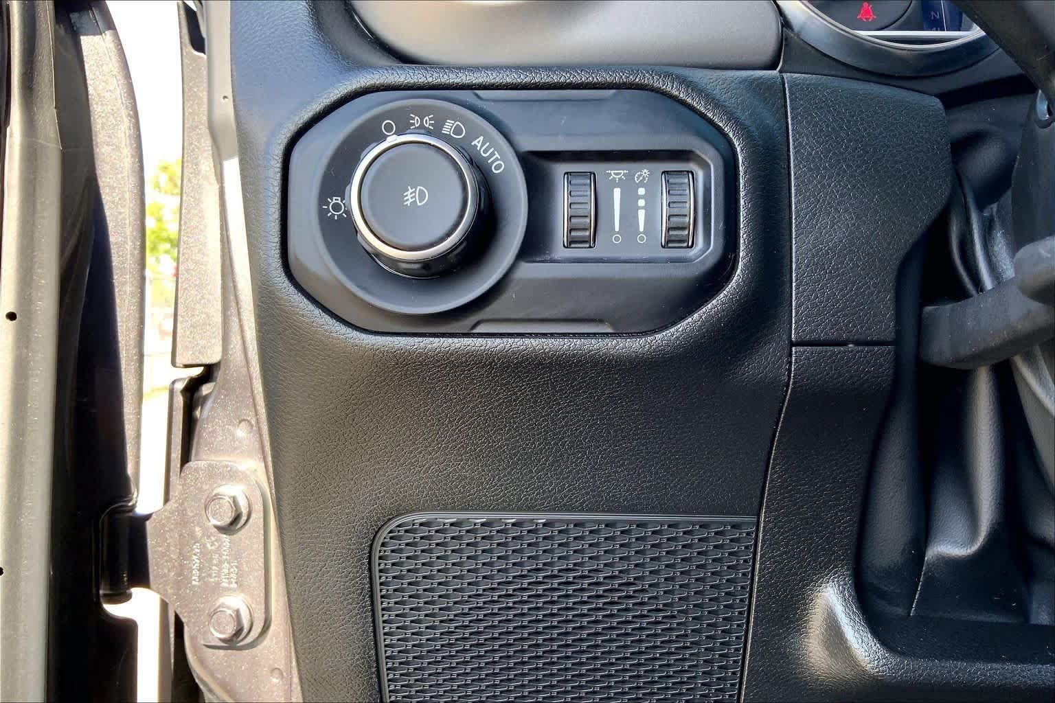 Used 2022 Jeep Wrangler Unlimited Sport AWD/4WD image 33