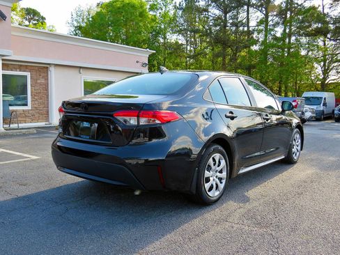 Used 2021 Toyota Corolla LE image 7