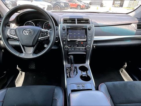 Used 2017 Toyota Camry XSE w/ Moonroof Package FWD image 16