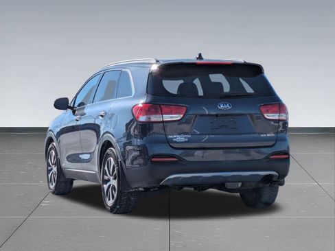 Used 2016 Kia Sorento EX image 4