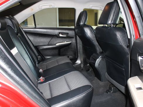 Used 2012 Toyota Camry SE FWD image 28