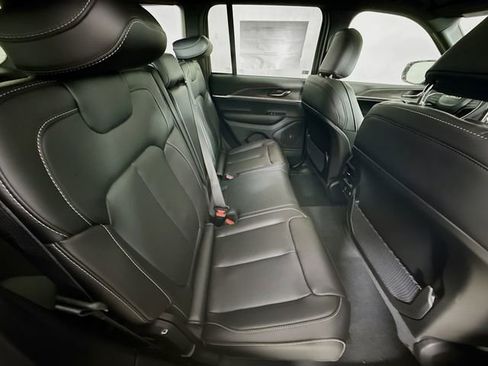 New 2025 Jeep Grand Cherokee Limited image 27
