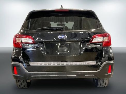 Used 2018 Subaru Outback 2.5i Limited AWD/4WD image 4