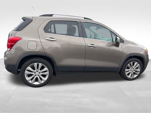 Used 2020 Chevrolet Trax Premier image 8