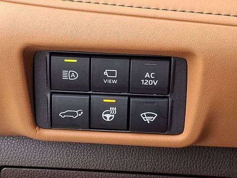 Used 2022 Toyota Highlander Platinum AWD/4WD image 28