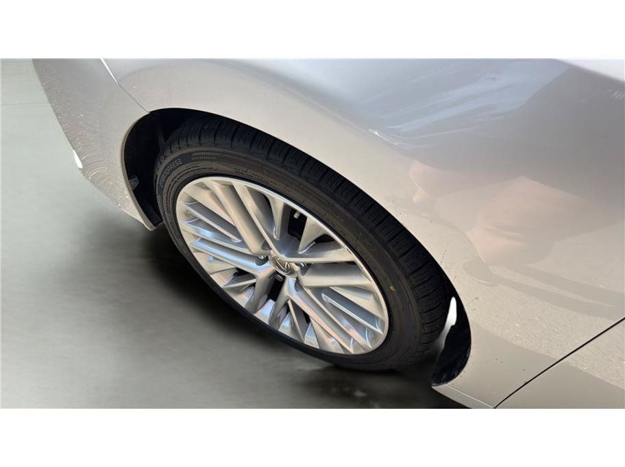 Used 2016 Lexus ES 350 w/ Luxury Package w/Wood Trim FWD image 14
