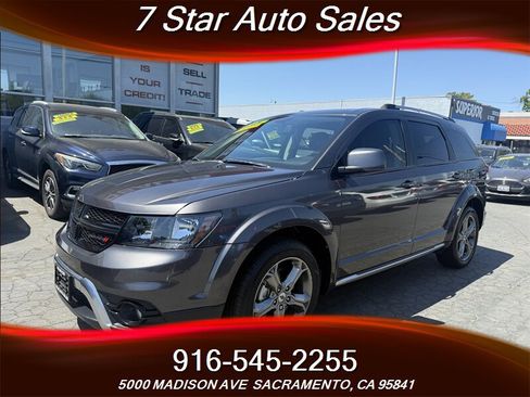 Used 2018 Dodge Journey Crossroad w/ Driver Convenience Group image 3