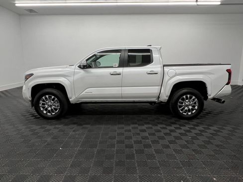 Used 2024 Toyota Tacoma Limited image 2