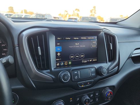 Used 2023 GMC Terrain AT4 image 19