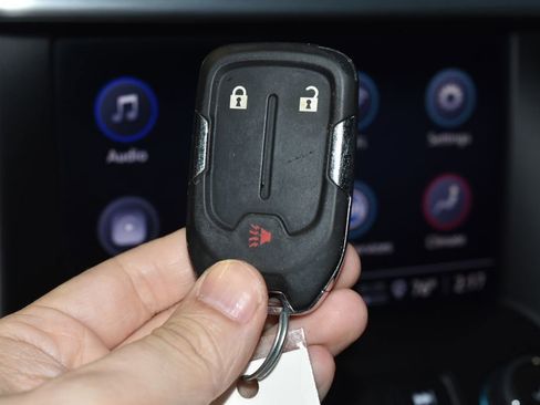 Used 2023 GMC Acadia SLE FWD image 19