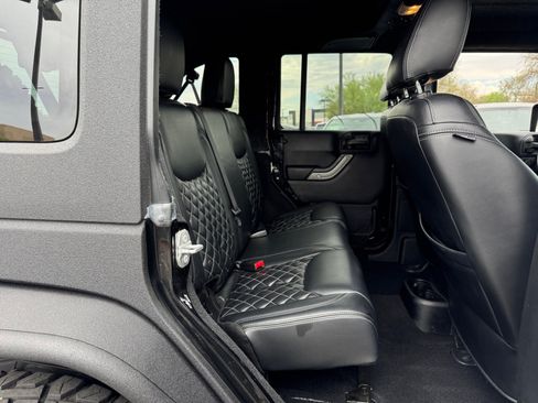 Used 2015 Jeep Wrangler Unlimited Sport w/ Quick Order Package 24S AWD/4WD image 17