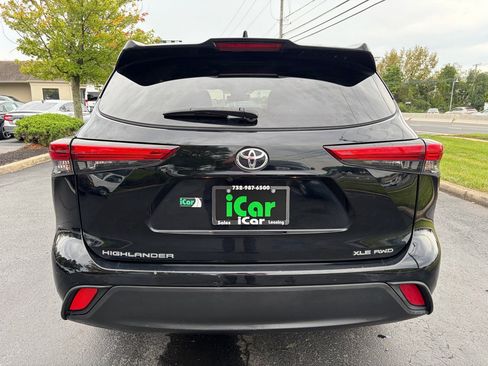 Used 2021 Toyota Highlander XLE image 8