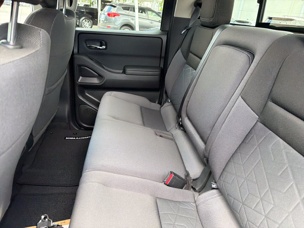 Certified 2025 Nissan Frontier SV RWD image 29