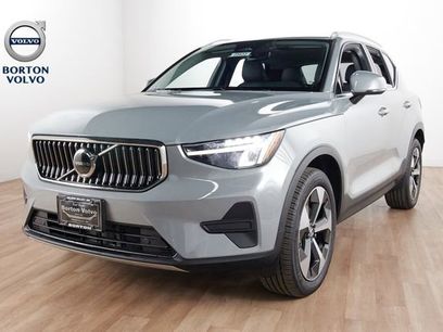 Certified 2025 Volvo XC40 B5 Core w/ Protection Package Premier