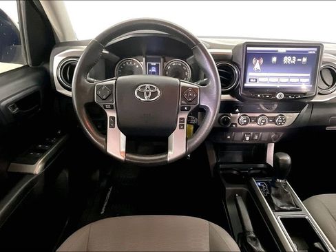 Used 2019 Toyota Tacoma SR5 AWD/4WD image 6