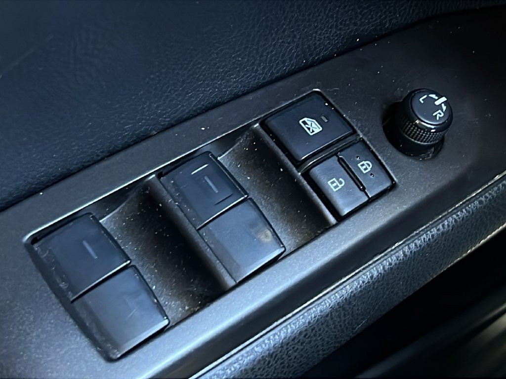 Used 2023 Toyota Camry SE FWD image 25