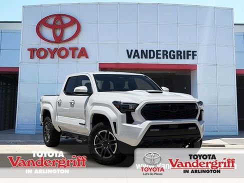 Certified 2025 Toyota Tacoma TRD Sport AWD/4WD image 1