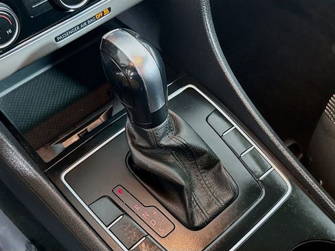 Used 2018 Volkswagen Passat 2.0T S w/ Driver Assistance Package image 20