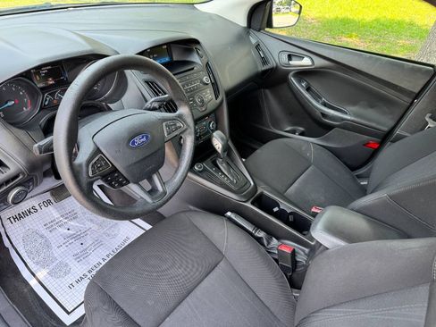 Used 2017 Ford Focus SE FWD image 10