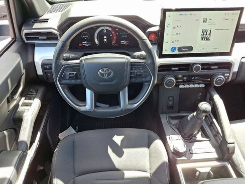 Used 2024 Toyota Tacoma 4x4 Double Cab image 9