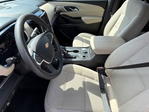 Used 2023 Chevrolet Traverse LS FWD image 19