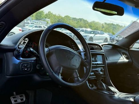 Used 2004 Chevrolet Corvette Convertible w/ Preferred Equipment Group RWD image 2