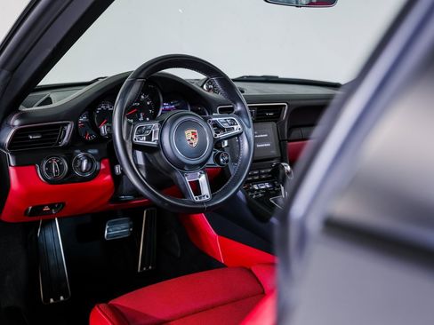 Certified 2018 Porsche 911 Targa 4 GTS image 25