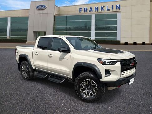 Used 2026 Chevrolet Colorado ZR2 w/ Technology Package AWD/4WD image 1