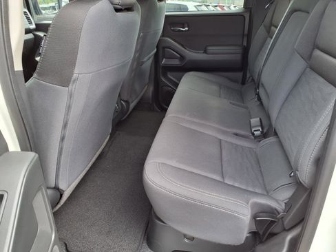 Certified 2024 Nissan Frontier SV w/ SV Convenience Package image 5