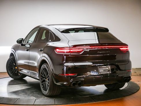 Certified 2023 Porsche Cayenne GTS AWD/4WD image 3