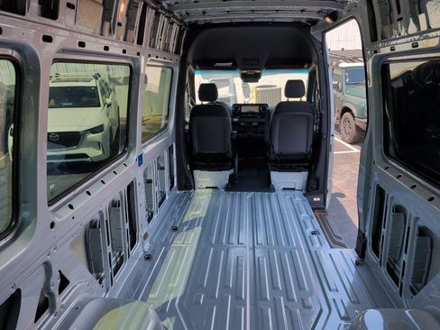 Used 2022 Mercedes-Benz Sprinter 3500 image 34