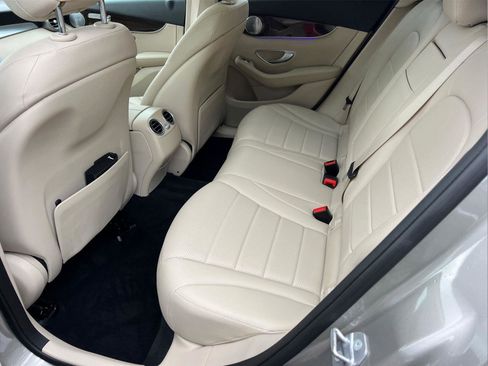 Used 2020 Mercedes-Benz GLC 300 image 22