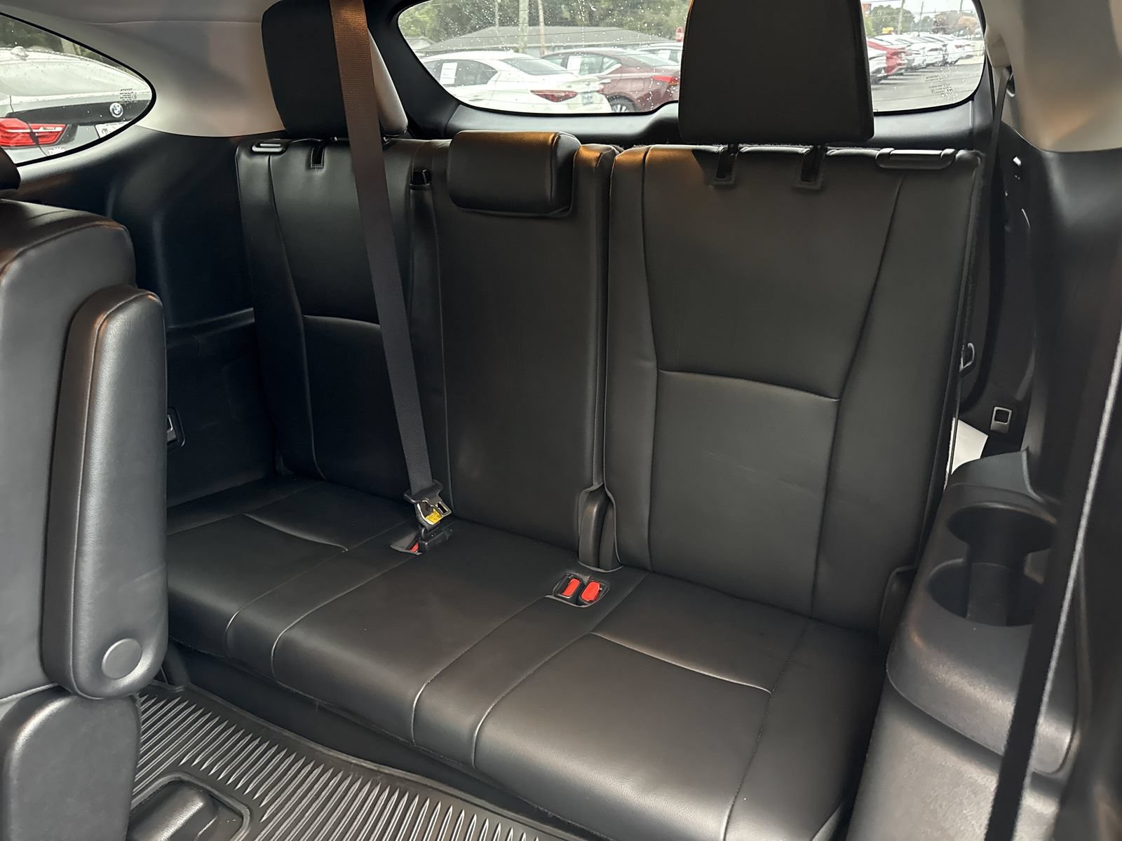 Used 2023 Toyota Highlander XLE FWD image 12