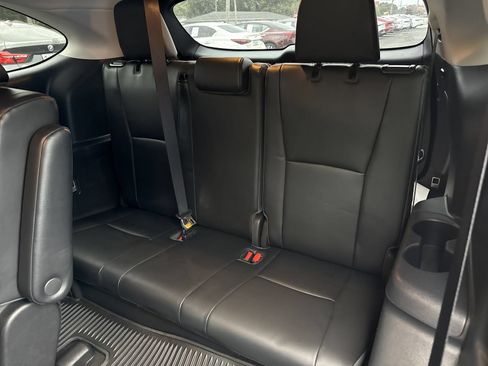Used 2023 Toyota Highlander XLE FWD image 12