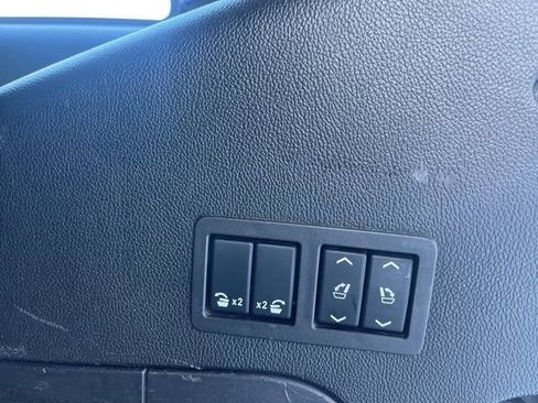 Used 2016 Cadillac Escalade Premium image 10