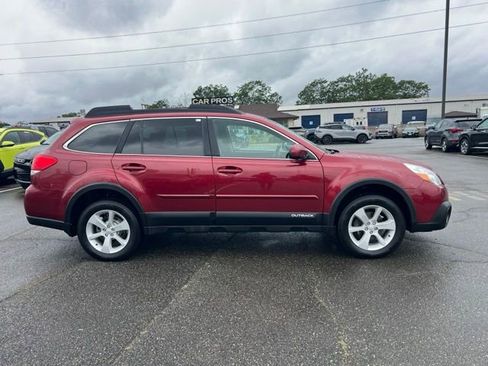 Used 2014 Subaru Outback 2.5i Premium w/ Accessory Value Package (OYZ) AWD/4WD image 6