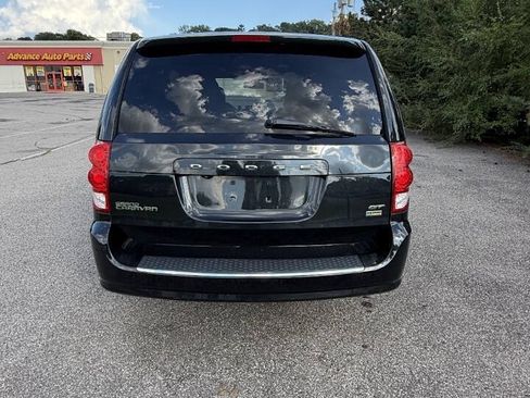 Used 2018 Dodge Grand Caravan GT FWD image 3