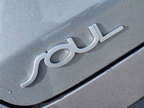 Used 2022 Kia Soul LX w/ Technology Package image 10