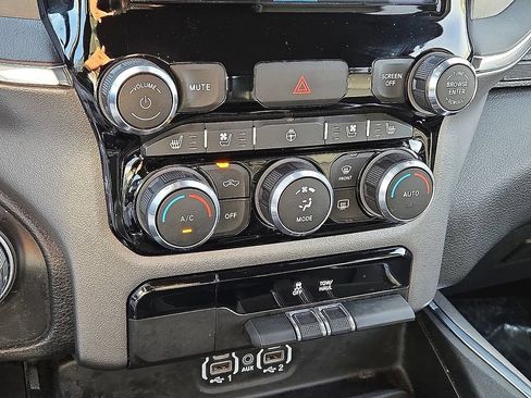 Used 2024 RAM 1500 Laramie RWD image 29