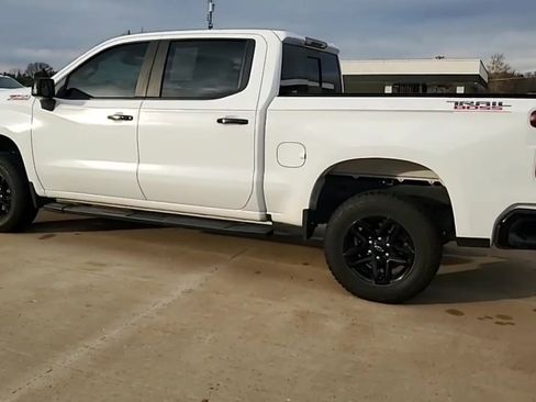 Used 2021 Chevrolet Silverado 1500 LT Trail Boss w/ Convenience Package II image 6