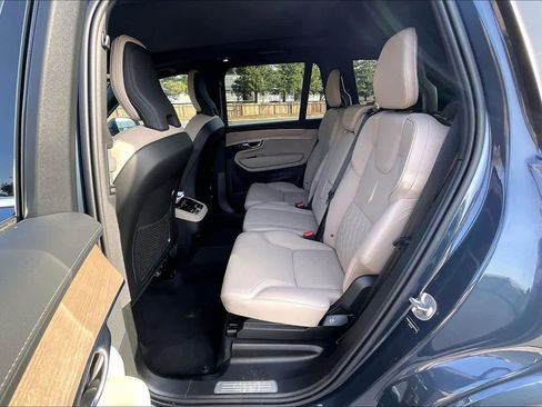 Used 2025 Volvo XC90 B5 Core w/ Protection Package Premier image 29