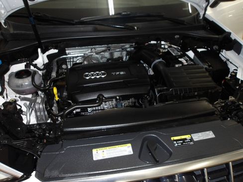 Used 2019 Audi Q3 2.0T Premium AWD/4WD image 29