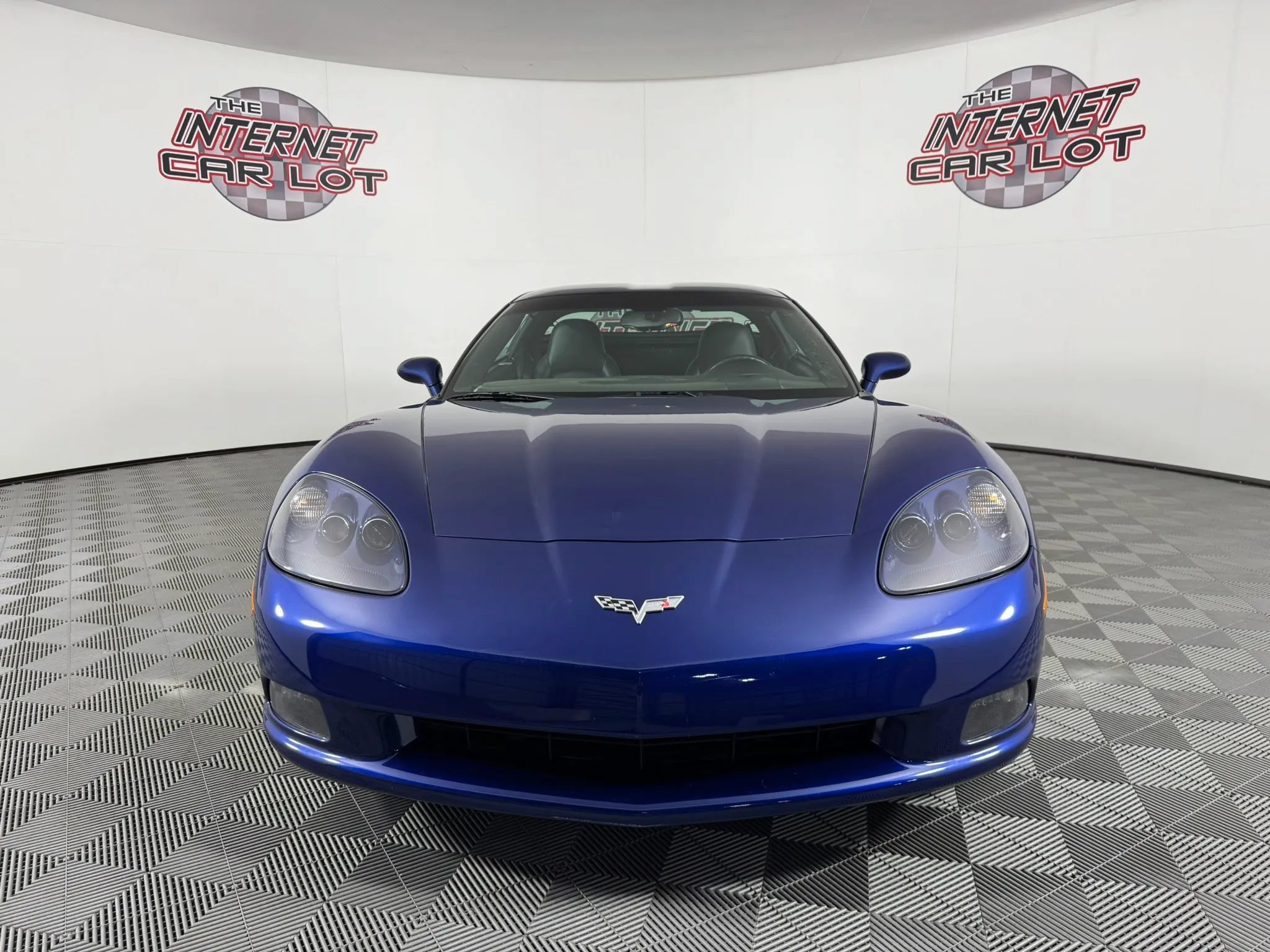 Used 2006 Chevrolet Corvette Coupe w/ Preferred Equipment Group RWD image 2